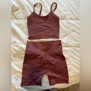 Set Active bra & biker short set in Mauve - size small